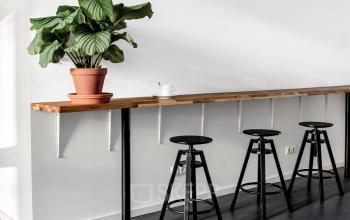 Tolle Business-Lounge im Bürogebäude in Berlin