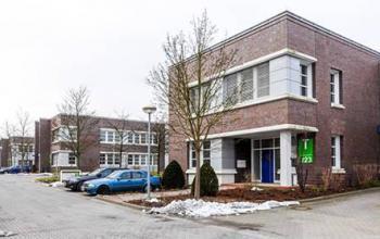 Modernes Bürogebäude an der Landsberger Straße in Berlin-Marzahn