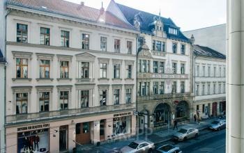 Tolle Außenansicht des Bürogebäudes