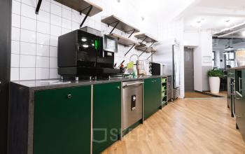 Moderne Küche mit hervorragender Ausstattung