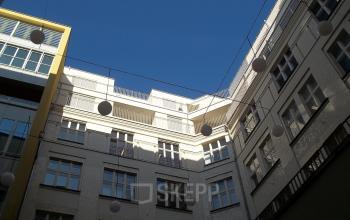 Bürogebäude aus Sicht des Innenhofes
