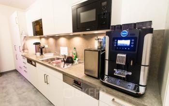 Büroimmobilie mit hervorragender Küche in Berlin Moabit