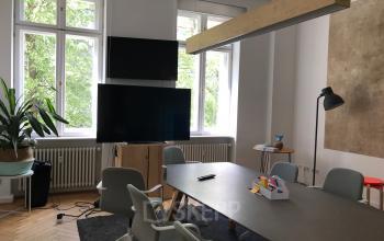 Großer Meetingraum im Bürogebäude in Berlin Mitte
