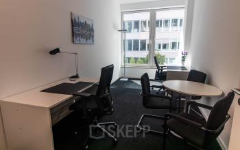 Große Team Büros mieten Bertha-Benz-Straße in Berlin