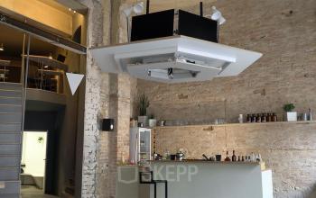 Beeindruckende Küche im Bürogebäude in Berlin, Neukölln