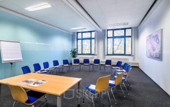 Geräumiger Konferenzraum im Business Center in Berlin Spandau
