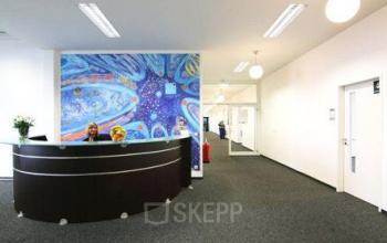 Freundlicher Empfangsbereich im Business Center in Berlin Spandau
