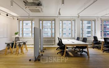 Modernes Büro zur Miete in der Nürnberger Straße 8, Berlin Tiergarten, mit funktionalen Arbeitsbereichen und viel natürlichem Licht.