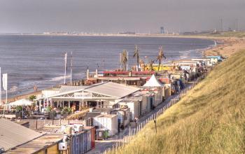 Office to rent at Zomerzorgerlaan 50 in Bloemendaal, overlooking the coast with a beachfront setting and nearby amenities.
