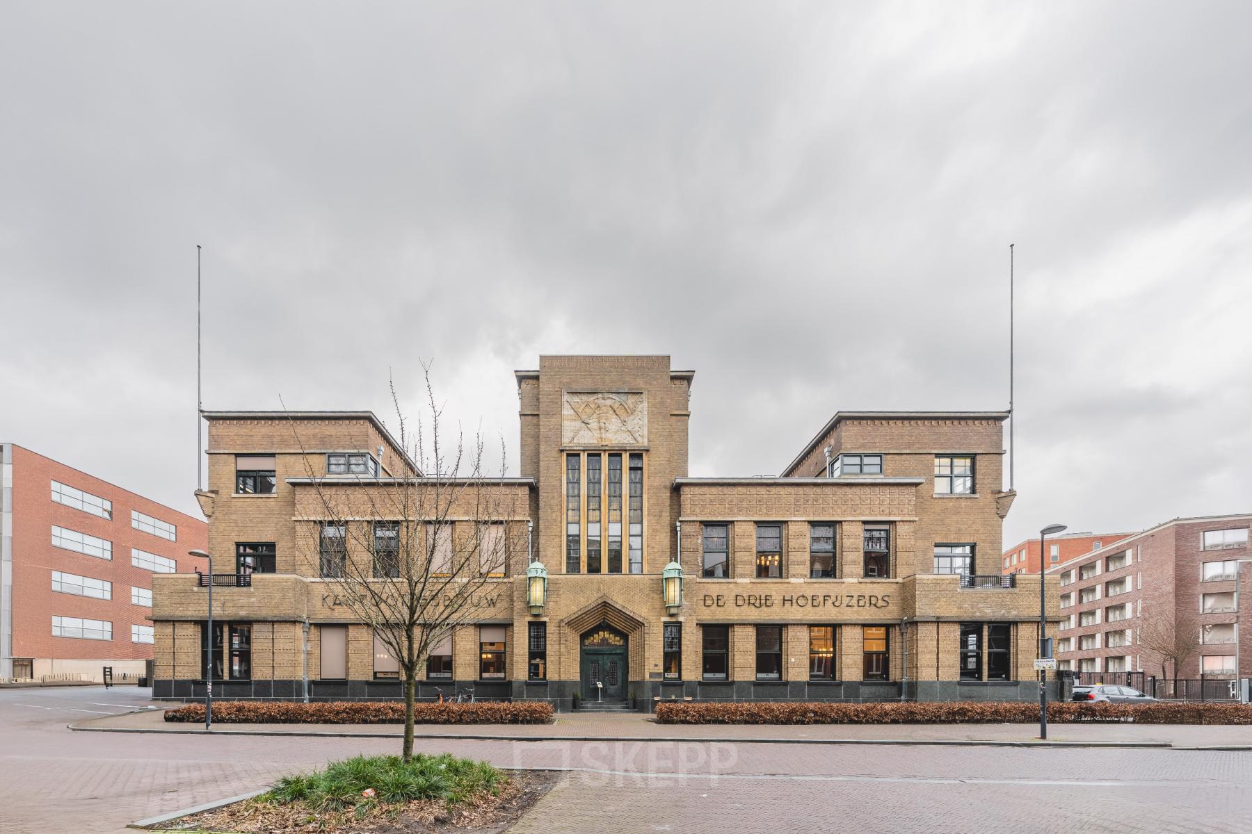 Exterior view of an office building at Ceresstraat 13, Breda Centrum-Station, showcasing a classic architectural style, ideal for rent office space.