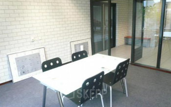 tafel met stoelen