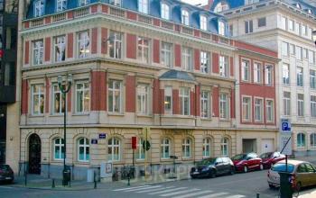 Zijaanzicht gebouw Brussel Louizalaan