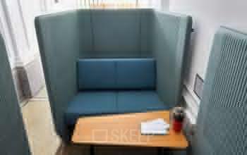 Comfortabele bank in werkhoek