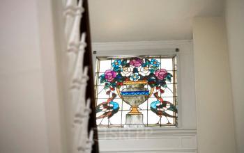 glas in lood in het pand