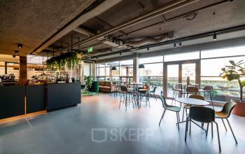 Modern interior at Fascinatio Boulevard 522 in Capelle aan den IJssel with stylish furnishings and natural light, ideal for office space rental.