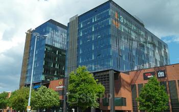 widok biurowca z zewnątrz alchemia gdańsk