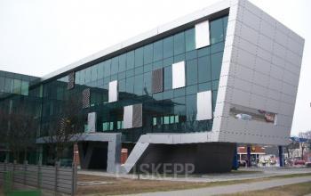 biurowiec przy ulicy grunwaldzkiej gdańsk z zewnątrz