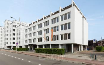 Exterior view of office building at Bezuidenhoutseweg 161 in The Hague Haagse Hout, showcasing a potential office to rent with modern architecture.