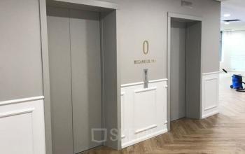 Elevator lobby at Johan de Wittlaan 3-7, The Hague Statenkwartier, suitable for office space rental with a modern touch.