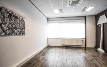 kantoorkamer beschikbaar nog in te richten raam uitzicht deventer zweedsestraat SKEPP