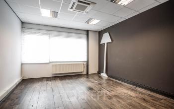 kantoorgebouw zweedsestraat deventer kantoorruimte kantoorkamer raam uitzicht parket