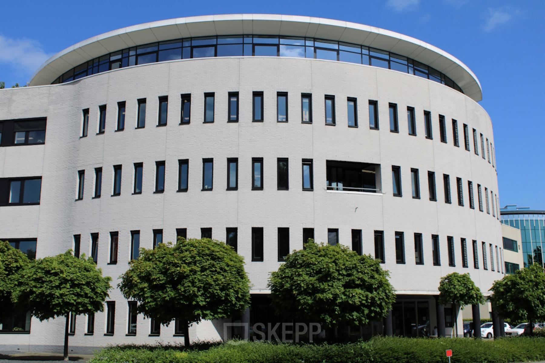 Exterior view of office building at Keulenstraat 12, Deventer, available for office space rental.