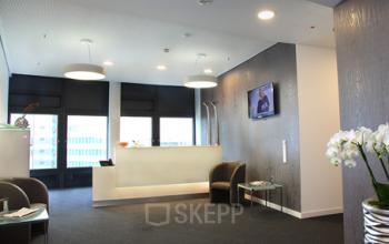 Moderner Empfangsbereich des Business Centers in Düsseldorf-Altstadt