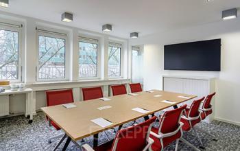Großer Konferenzraum der Immobilie in Düsseldorf