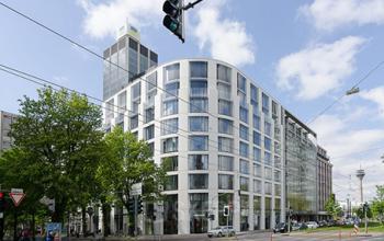 Beeindruckende Außenansicht der Immobilie an der Königsallee in Düsseldorf