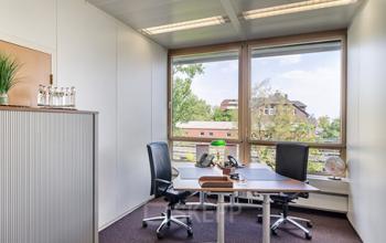 Helles Büro in Düsseldorf mieten