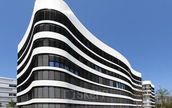 Stilvolle Außenansicht des Bürogebäudes in Düsseldorf-Lohausen
