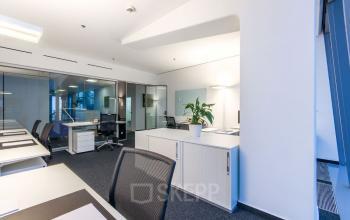 Geräumiges Gemeinschaftsbüro mieten in Düsseldorf, Medienhafen