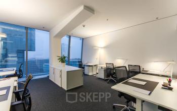 Moderne Büroflächen mieten in Düsseldorf Medienhafen