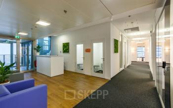 Modernes Business Center mieten in Düsseldorf Medienhafen