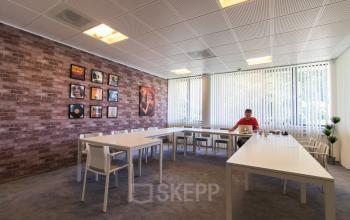 Conference rooms per hour or daypart for rent