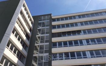 Geschäftsgebäude auf der Frankfurter Straße 80-82 in Eschborn, ideal für Bürofläche mieten.