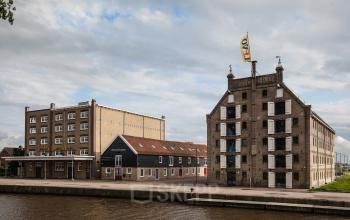 Exterior view of the office buildings at Prins Hendrikkade 3, Franeker, available for office space rental.