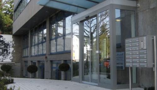 Stilvoller Eingangsbereich des Business Centers in Frankfurt-West