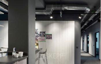 Gemütlicher Gemeinschaftsbereich des Business Centers an der Gervinusstraße im Westend