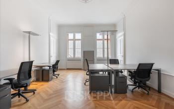 Heller und geräumiger Büroraum mieten am Place de la Fusterie 12 in Genf Innenstadt, ideal für produktives Arbeiten