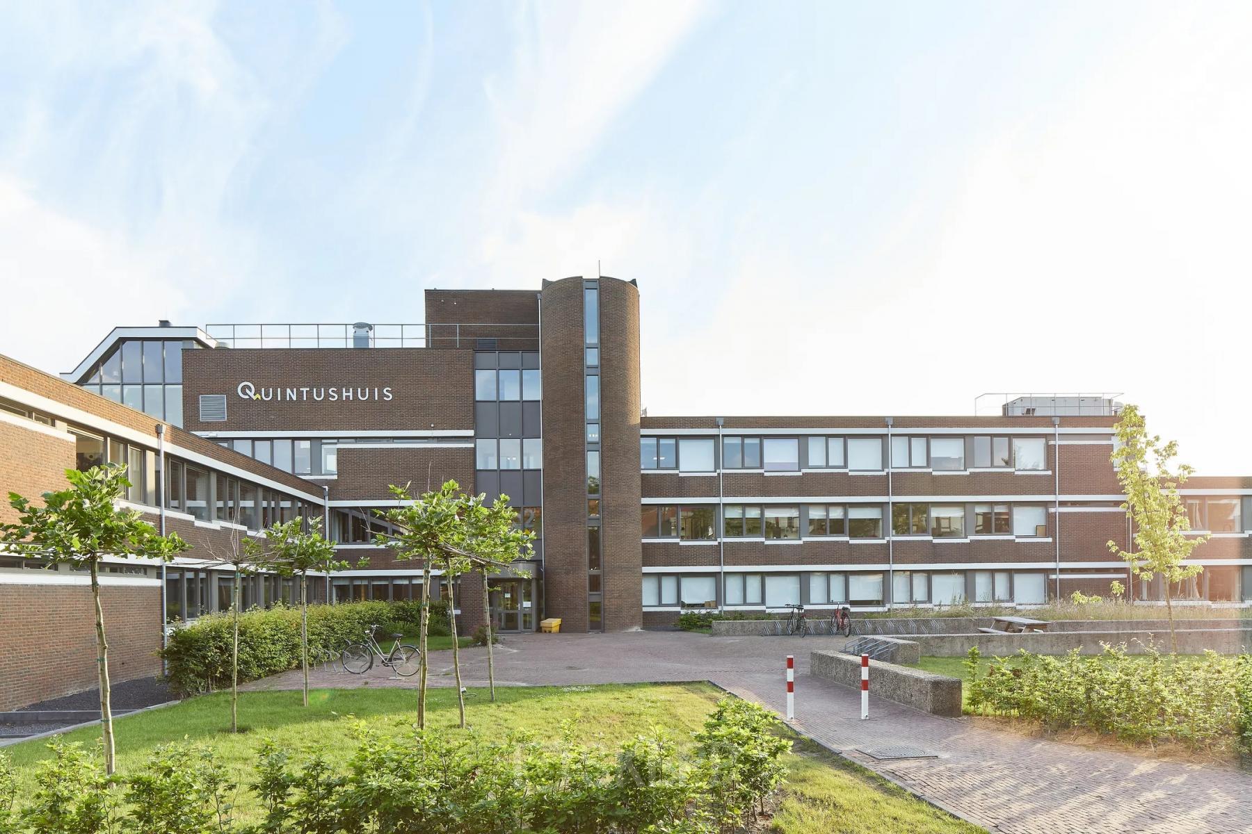Exterior view of office building at Schweitzerlaan 12 in Groningen, showcasing potential office space rental opportunities.