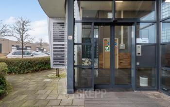 Entrance of an office building located at Mollerusweg 84 in Haarlem Waarderpolder, suitable for office space rental.