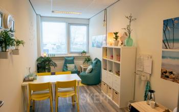 Cozy office space for rent in Haarlem Waarderpolder, featuring a bright and welcoming atmosphere with modern furnishings and natural light.