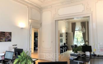 Spacious office interior at Dreef 36, Haarlem Zuid, Haarlem, featuring modern desks and office equipment, with natural light coming through large windows.
