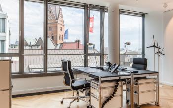 Miete ein geräumiges Büro in Hamburg