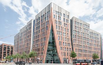 Repräsentatives Bürogebäude mitten in der Hafencity