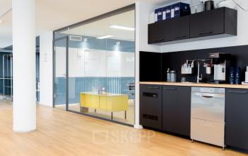 fully equipped kitchen in the business center in Hamburg, Hafencity
