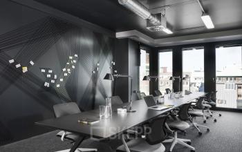 Großes Büro mit hochmoderner Ausstattung und toller Aussicht