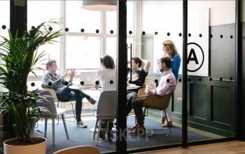 Modernes Büro mit Glaswand zur Miete in der Hamburger Neustadt