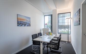 Freundlicher Konferenzraum im Business Center Hamburg Neustadt